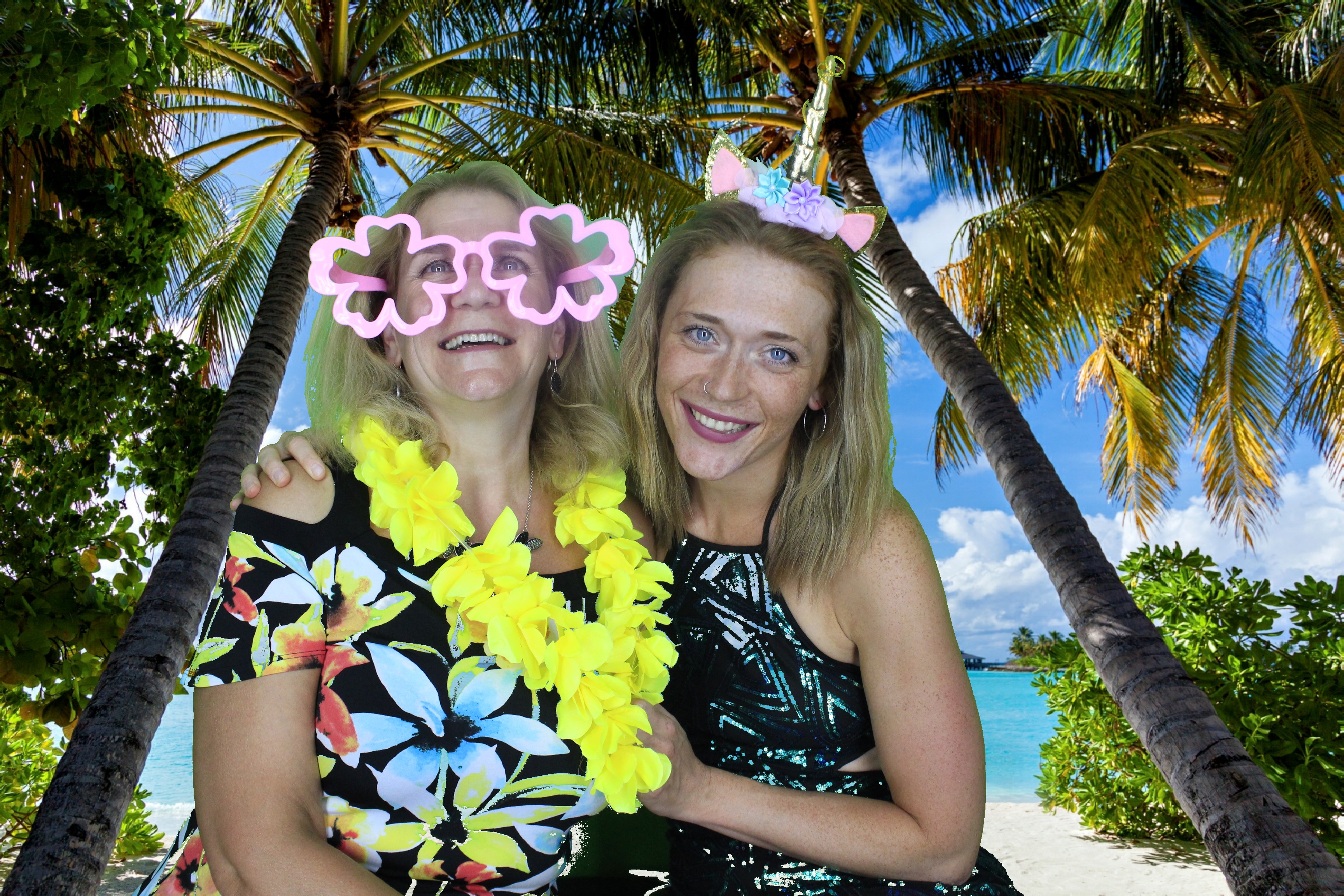 Lin's 60th Birthday | View more photos from the event at gallery.myphotoboothexperience.co.uk/u/MyPhotoBoothExperienceLtd/Lins-60th-Birthday